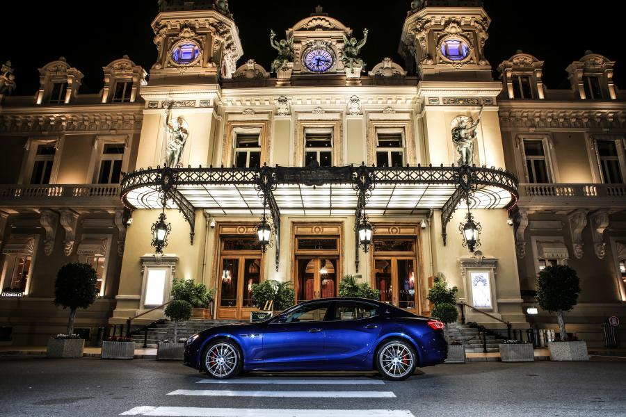  Maserati Ghibli S GranSport 2017 года  (фото 11 из 40)